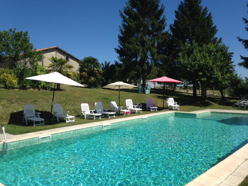 Villa Chez Sarrazin Brossac Exterior foto